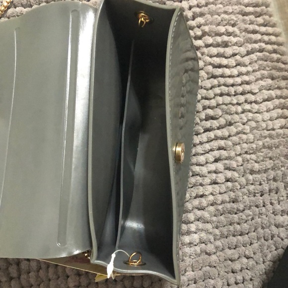 SMALL SHINY GRAY HANDBAG ONE SLOT AND CLOSING CLIP - Picture 6 of 11